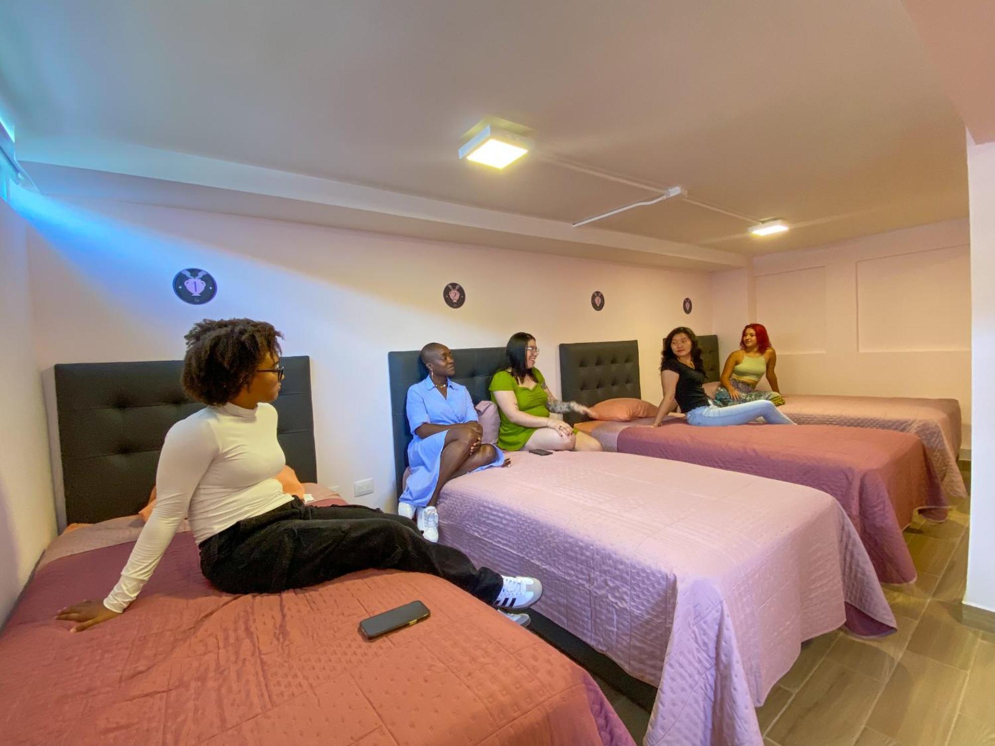 Casa Pandora Hostel Women Only San José Eksteriør billede